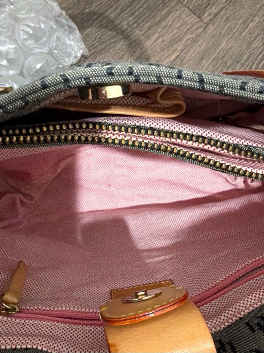 Dooney & Bourke signature monogram canvas tote bag - Picture 7 of 9